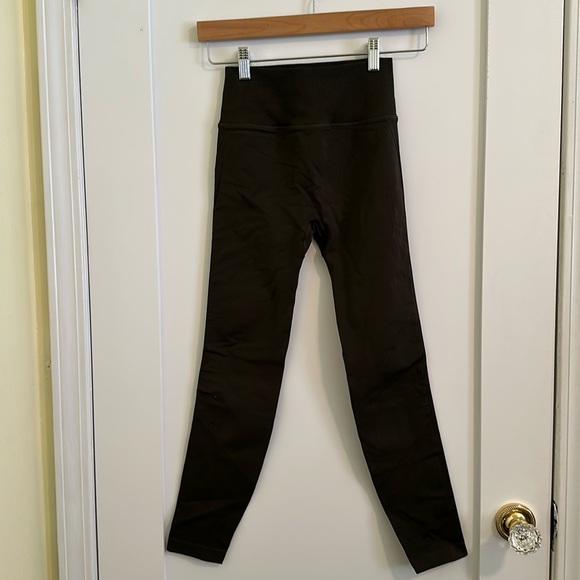 lululemon athletica Pants - Like new lululemon leggings. Dark green size 4